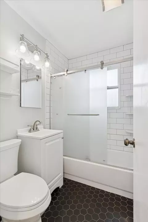 Bath - 2403 South St, Rolling Meadows, IL 60008 photo 1 of 1