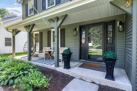 705 Potomac Ave, Naperville, IL 60565
