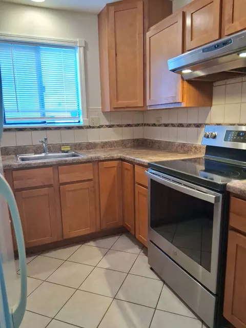 Kitchen - 266 12th St #3B, Wheeling, IL 60090 photo 1 of 2