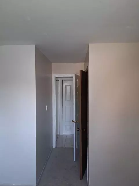 Entry Way - 266 12th St #3B, Wheeling, IL 60090 photo 1 of 1
