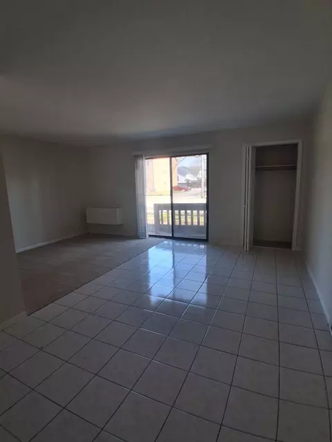 Living - 266 12th St #3B, Wheeling, IL 60090 photo 2 of 2