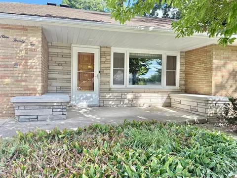 922 Beech Dr, Dixon, IL 61021 photo 3