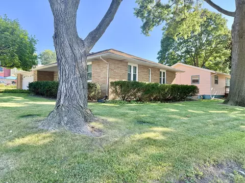 922 Beech Dr, Dixon, IL 61021 photo 4