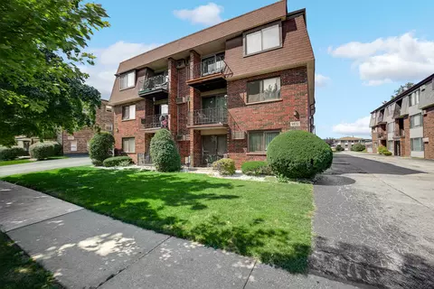 9832 Nottingham Ave #6, Chicago Ridge, IL 60415
