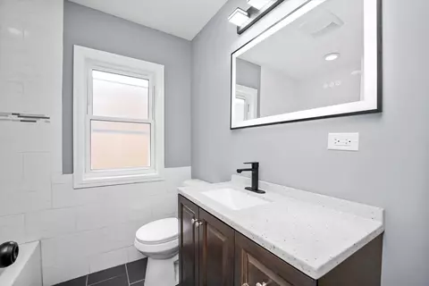 Bath - 10135 S Forest Ave, Chicago, IL 60628 photo 1 of 4