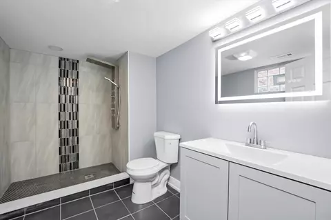 Bath - 10135 S Forest Ave, Chicago, IL 60628 photo 4 of 4