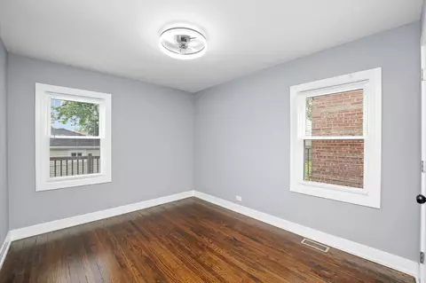 Bedroom - 10135 S Forest Ave, Chicago, IL 60628 photo 3 of 4