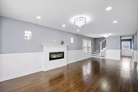 Living - 10135 S Forest Ave, Chicago, IL 60628 photo 2 of 5