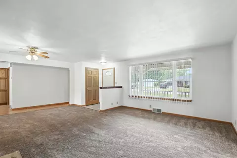 1401 20th St, Zion, IL 60099 photo 4