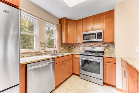 1027 E 61st St, Chicago, IL 60637 photo 8