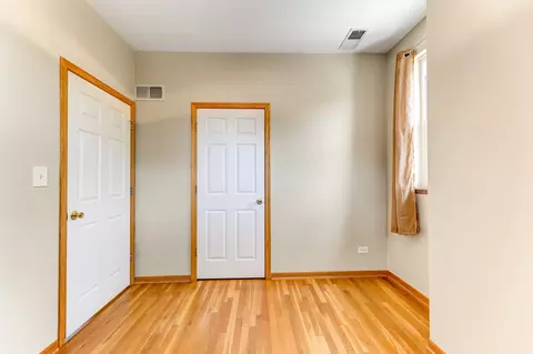 1027 E 61st St, Chicago, IL 60637 photo 10