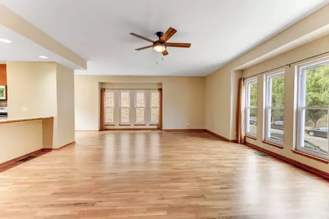 1027 E 61st St, Chicago, IL 60637 photo 4