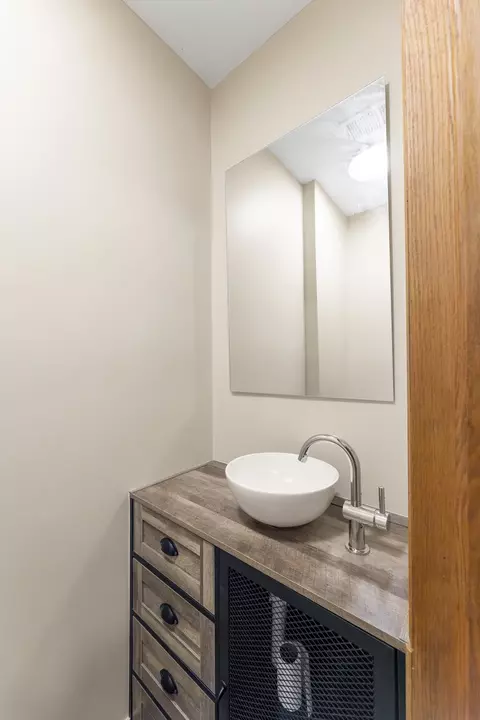 1027 E 61st St, Chicago, IL 60637 photo 17