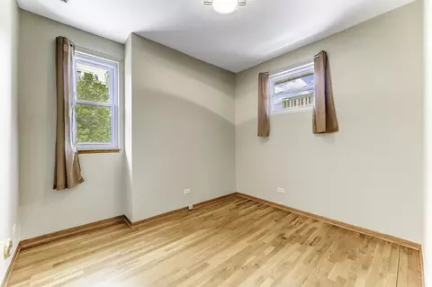 1027 E 61st St, Chicago, IL 60637 photo 9
