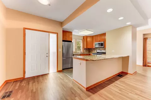 1027 E 61st St, Chicago, IL 60637 photo 6