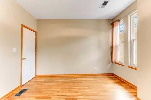 1027 E 61st St, Chicago, IL 60637 photo 11