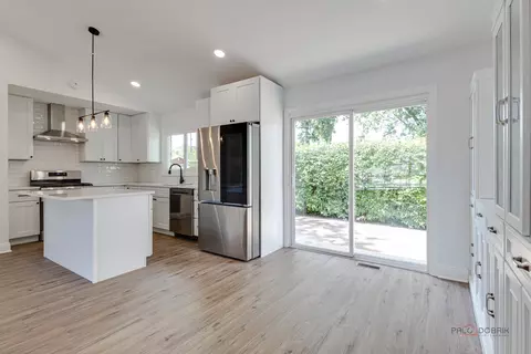 Kitchen - 522 N Castle Rd, Addison, IL 60101 photo 1 of 9