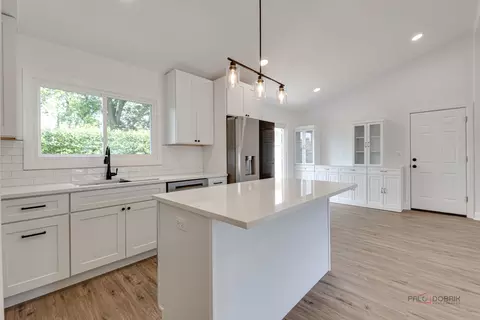 Kitchen - 522 N Castle Rd, Addison, IL 60101 photo 6 of 9