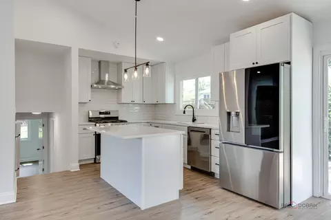 Kitchen - 522 N Castle Rd, Addison, IL 60101 photo 3 of 9