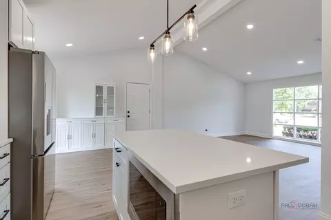 Kitchen - 522 N Castle Rd, Addison, IL 60101 photo 7 of 9
