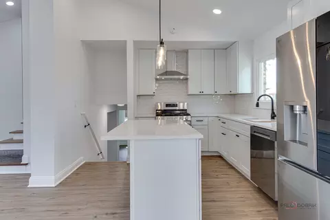 Kitchen - 522 N Castle Rd, Addison, IL 60101 photo 4 of 9