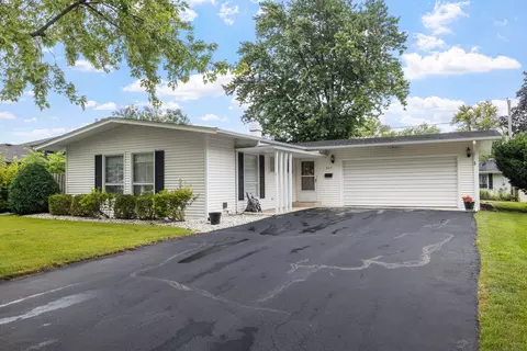 927 Putnam Dr, Lockport, IL 60441