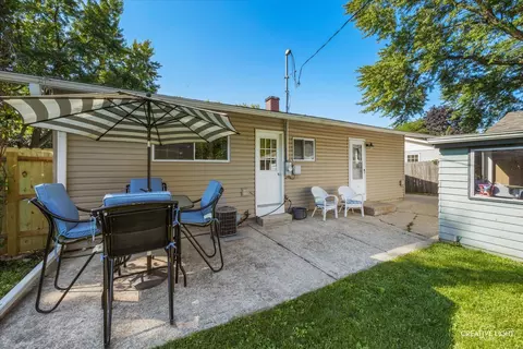 Exterior - 501 Spring Ave, Dekalb, IL 60115 photo 3 of 5