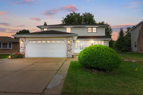 951 Dearborn Cir, Carol Stream, IL 60188