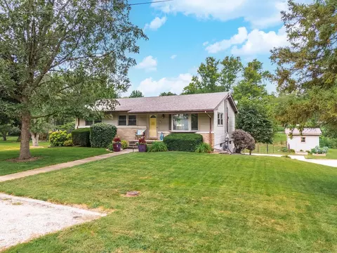 410 Marion St, Hudson, IL 61748
