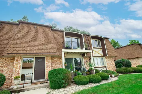 12750 Carriage Ln #F2, Crestwood, IL 60418