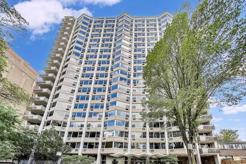 555 W Cornelia Ave #1011, Chicago, IL 60657