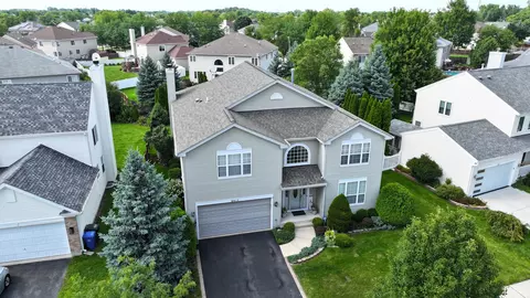 6415 Grassmere Ln, Carpentersville, IL 60110