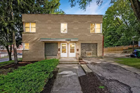 200 E 11th St, Lockport, IL 60441