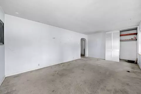 Living - 200 E 11th St, Lockport, IL 60441 photo 14 of 15
