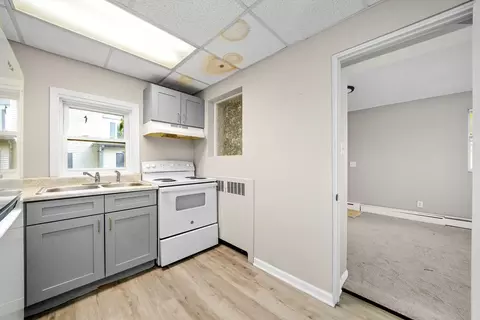 Kitchen - 200 E 11th St, Lockport, IL 60441 photo 1 of 8