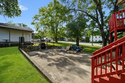 Exterior - 200 E 11th St, Lockport, IL 60441 photo 5 of 7