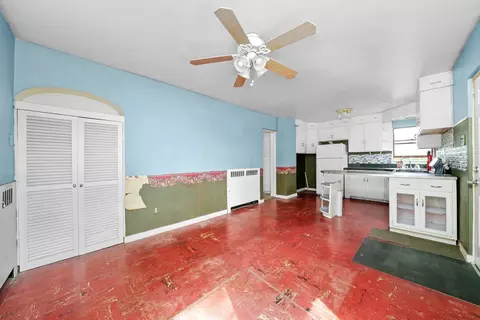 Living - 200 E 11th St, Lockport, IL 60441 photo 11 of 15
