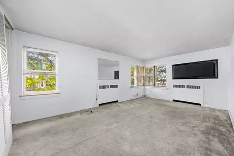 Living - 200 E 11th St, Lockport, IL 60441 photo 12 of 15