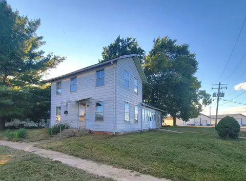 401 Jackson St, Henry, IL 61537 photo 1