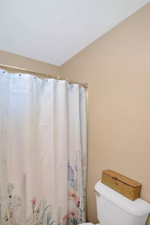 Bath - 2919 Discovery Dr, Plainfield, IL 60586 photo 4 of 5