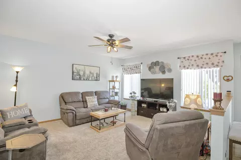 Living - 2919 Discovery Dr, Plainfield, IL 60586 photo 2 of 4