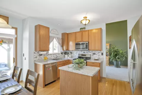 Kitchen - 2919 Discovery Dr, Plainfield, IL 60586 photo 3 of 5
