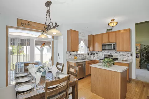 Kitchen - 2919 Discovery Dr, Plainfield, IL 60586 photo 2 of 5