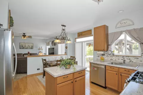 Kitchen - 2919 Discovery Dr, Plainfield, IL 60586 photo 5 of 5