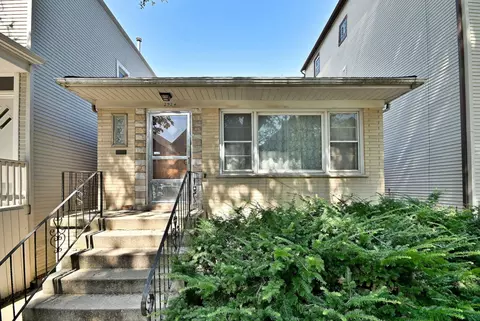 2924 N Dawson Ave, Chicago, IL 60618
