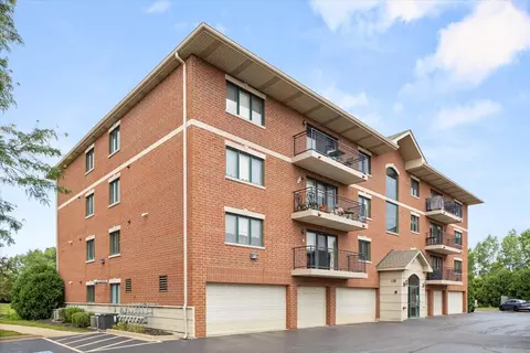 6840 W Winding Trl #204, Oak Forest, IL 60452