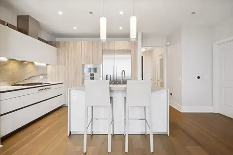 Kitchen - 363 E Wacker Dr #3805, Chicago, IL 60601 photo 1 of 4