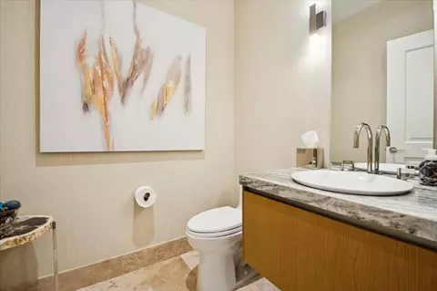 Bath - 363 E Wacker Dr #3805, Chicago, IL 60601 photo 2 of 2