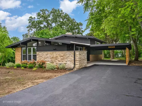 644 Hyacinth Pl, Highland Park, IL 60035