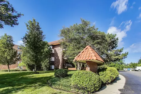 2046 Saint Johns Ave #2A, Highland Park, IL 60035